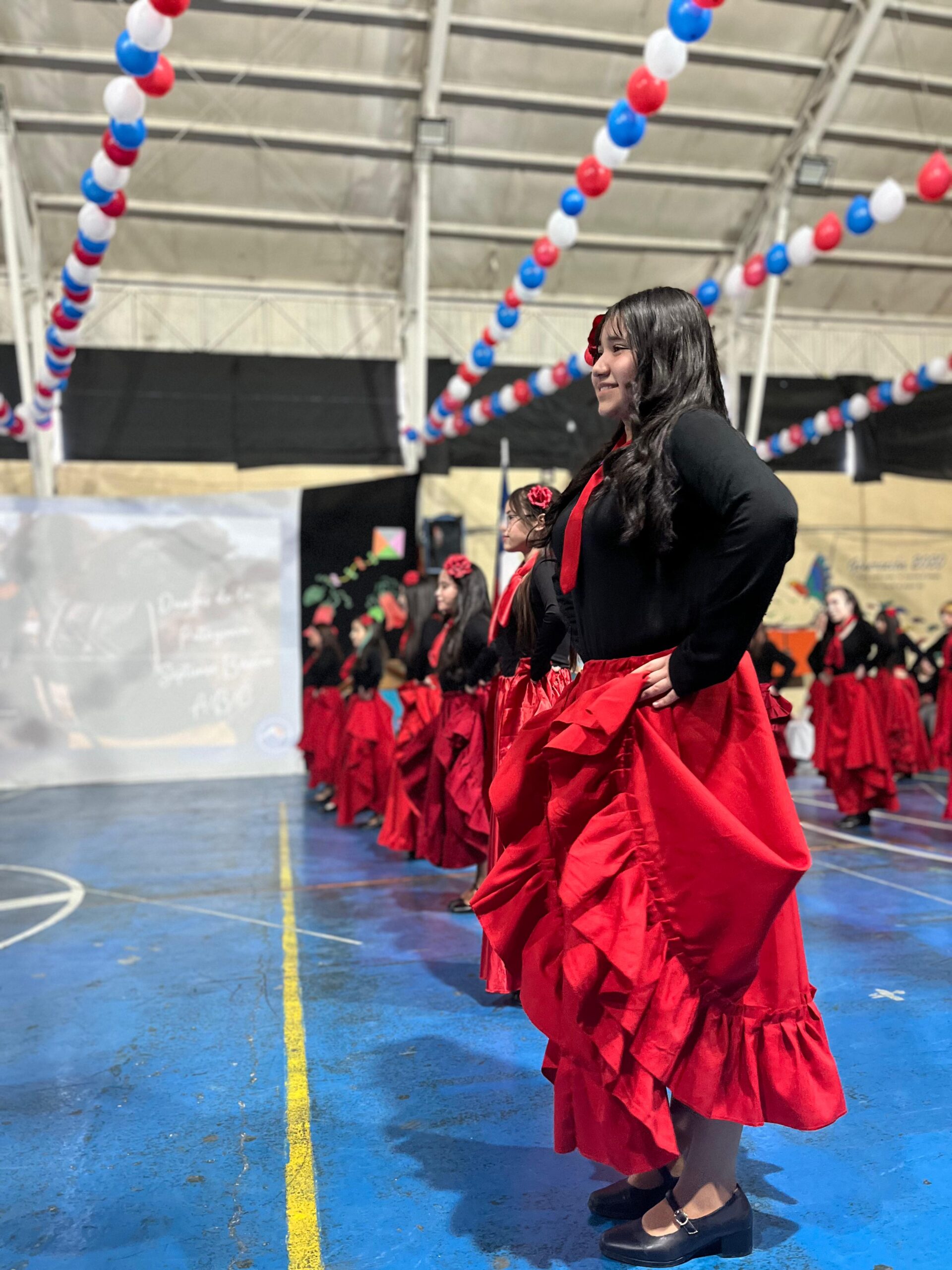 Gala Folclórica Colegio Alborada Coyhaique 2025: Estudiantes celebran tradiciones chilenas con color y emoción